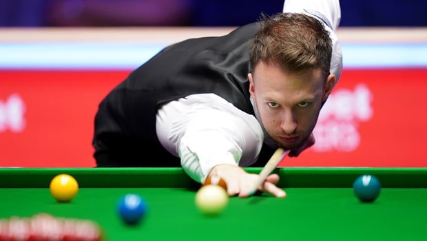 开元官网女生在室内健身