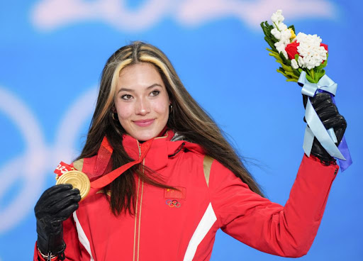 开元手动液压篮球架：让你的技巧更上一层楼！